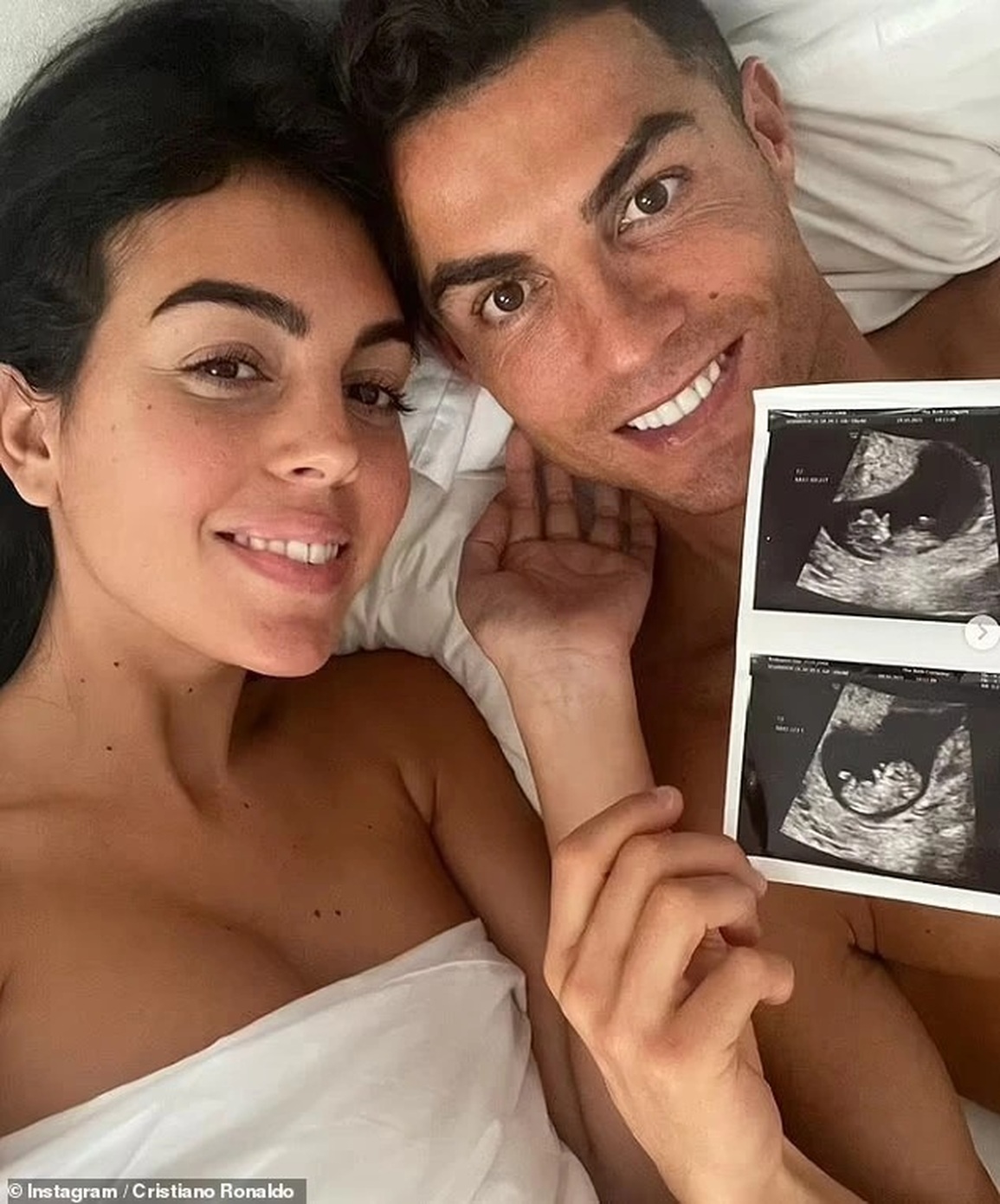 Ronaldo mỉm cười trở lại sau bi kịch mất con - 3 Ronaldo mỉm cười trở lại sau bi kịch mất con - 3