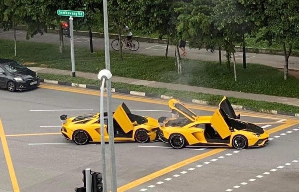 Cú va chạm triệu USD của hai chiếc Lamborghini Aventador S - 2 Cú va chạm triệu USD của hai chiếc Lamborghini Aventador S - 2