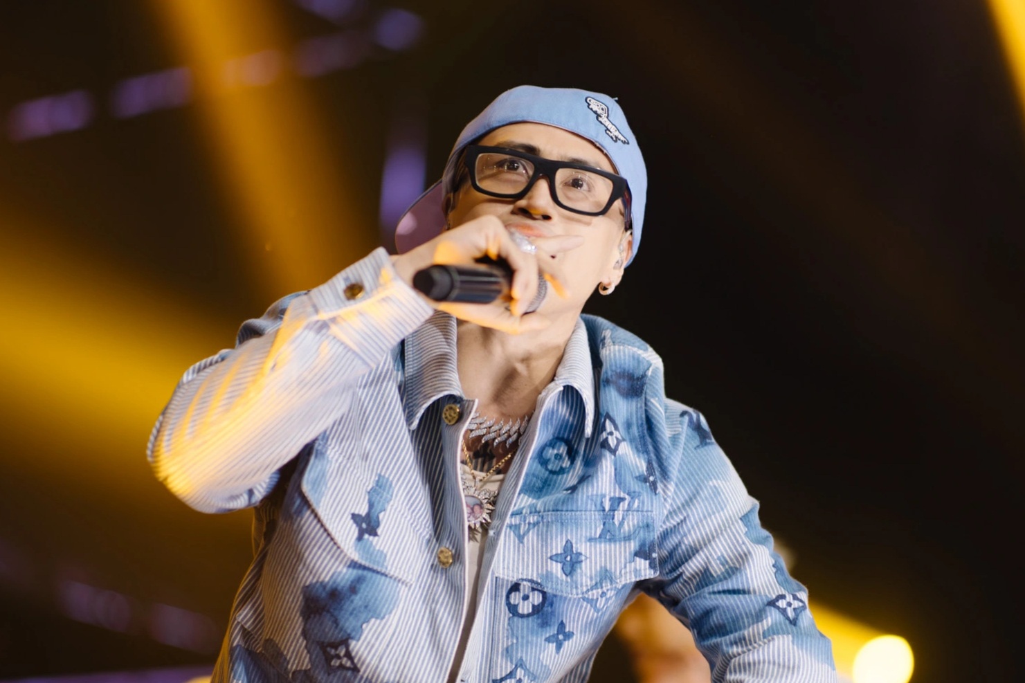 28 yaşındaki rapçi Hustlang Robber, Rap Viet 4. sezon şampiyonu oldu - 3 Rapper 28 tuổi Hustlang Robber trở thành Quán quân Rap Việt mùa 4 - 3