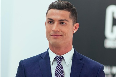 “Giải mã” cách kiếm và tiêu tiền của siêu sao C.Ronaldo
