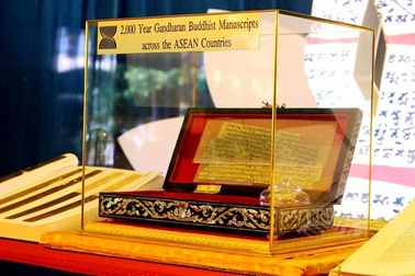 “Báu vật” kinh Phật khắc trên lá bối 2.000 năm tuổi lần đầu về Việt Nam