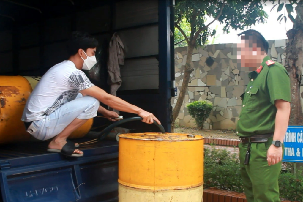 Triệt phá đường dây trộm hàng nghìn lít dầu ở khu công nghiệp - 1