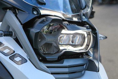 BMW R1200 GS 2018 khởi điểm từ 590 triệu đồng