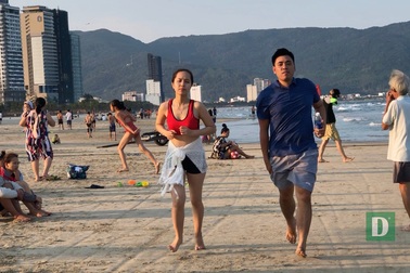 Đà Nẵng tạm dừng các hoạt động ở bãi biển công cộng