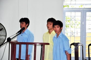 Can ngăn đánh nhau, thực khách bị đâm chết