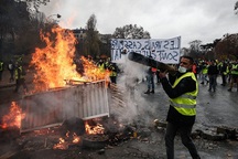 Chính phủ Pháp nhượng bộ sau vụ bạo loạn tồi tệ nhất nhiều thập niên