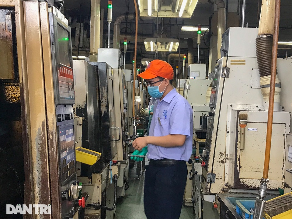 Phó Thủ tướng Trương Hòa Bình thị sát phòng, chống dịch tại KCX Tân Thuận - 3 Phó Thủ tướng Trương Hòa Bình thị sát phòng, chống dịch tại KCX Tân Thuận - 3