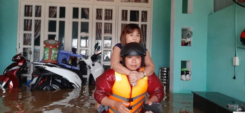 Thủy điện tiếp tục xả nước, Huế sẽ đón lũ lớn trong đêm - 8 Thủy điện tiếp tục xả nước, Huế sẽ đón lũ lớn trong đêm - 8