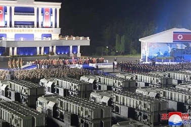 Triều Tiên chuyển 250 bệ phóng tên lửa cho lực lượng đóng gần Hàn Quốc