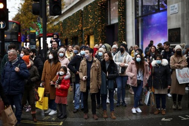 Biến chủng Omicron lây lan nhanh, châu Âu vẫn chần chừ tái phong tỏa