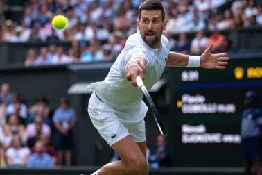 Nỗi lo chấn thương của Djokovic trước trận bán kết với Jannik Sinner