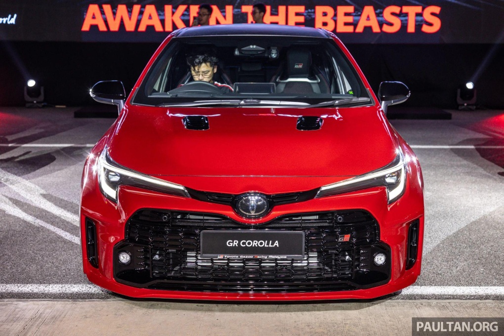 Chi tiết Toyota Corolla bản mạnh 300 mã lực, tay chơi Việt vẫn phải chờ - 18 Chi tiết Toyota Corolla bản mạnh 300 mã lực, tay chơi Việt vẫn phải chờ - 18