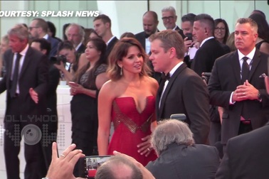 Matt Damon hôn vợ tại LHP Venice