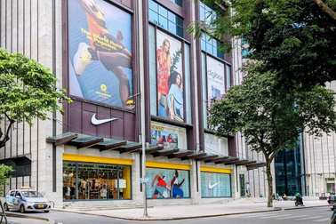 Thấy gì từ "cuộc đổ bộ" của thương hiệu quốc tế đình đám như Nike, Lush?