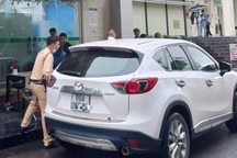 CSGT mở đường cho ô tô đưa người phụ nữ bị đột quỵ đi cấp cứu