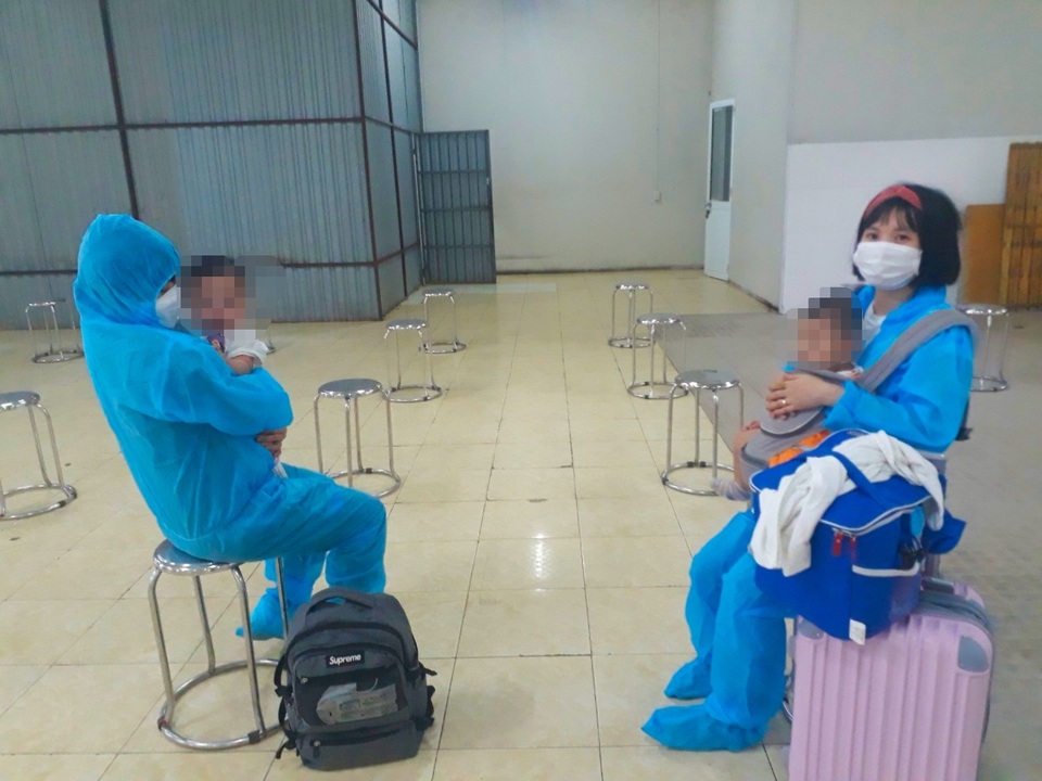 Đón 343 công dân Việt Nam trở về từ Hàn Quốc - 2 Đón 343 công dân Việt Nam trở về từ Hàn Quốc - 2
