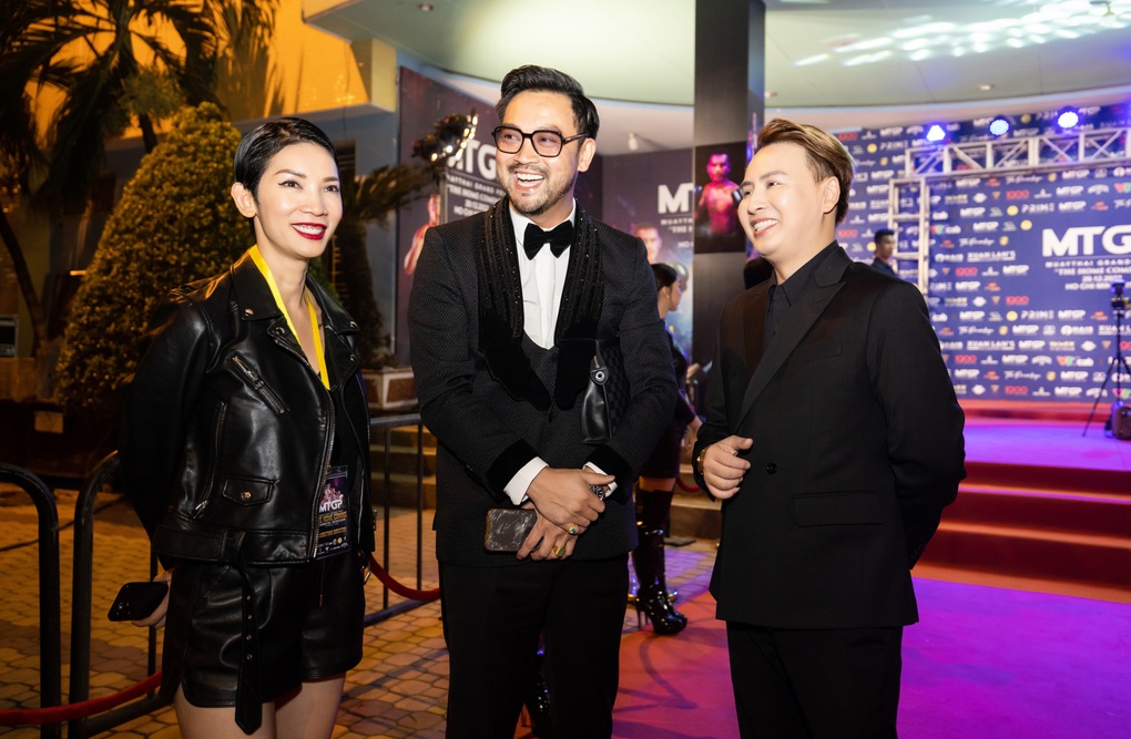 Dàn nghệ sĩ Việt cổ vũ nhiệt tình cho giải đấu Muay Thái - 2