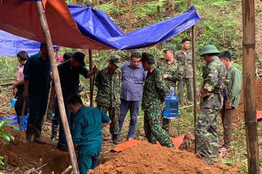 Vụ 13 mộ liệt sĩ không hài cốt: Tìm kiếm nhân chứng từng tham gia cất bốc