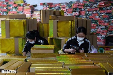 Nghề làm hàng mã "chạy nước rút" trước ngày ông Công ông Táo chầu trời