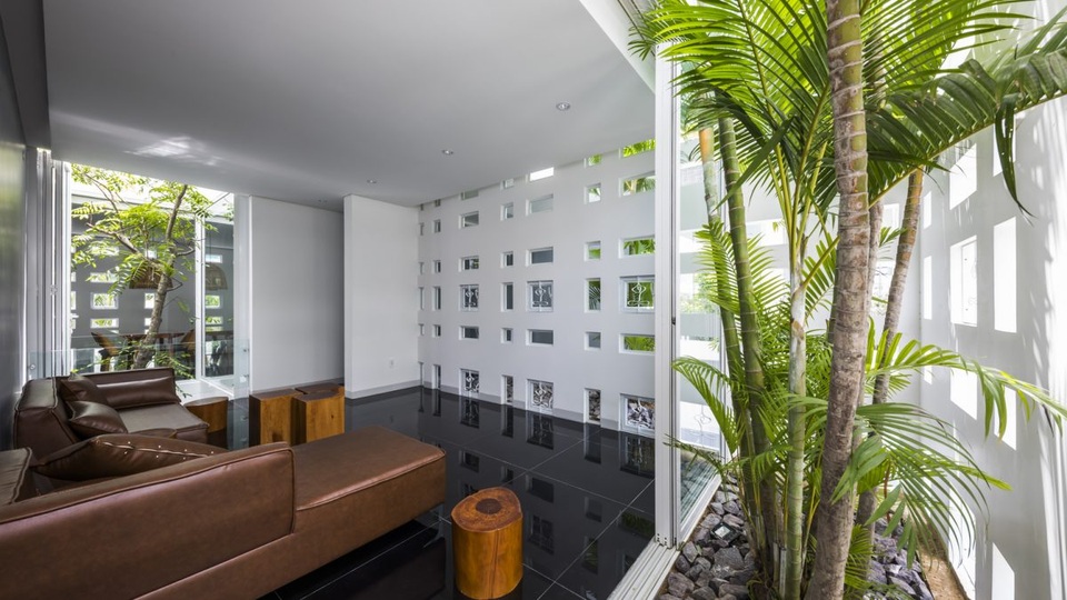 Ngôi nhà có 300 cửa sổ, gia chủ mỗi tháng chỉ tốn 200.000 đồng tiền điện - 5