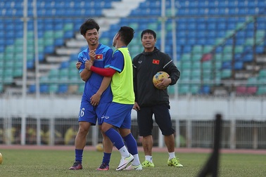 Cán bộ an ninh theo dõi tiêu cực ở đội tuyển Việt Nam tại AFF Cup 2016