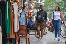 Những tuyến phố hiếm hoi có vỉa hè cho người đi bộ ở Hà Nội