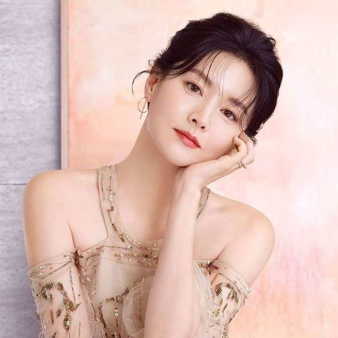 Nàng Dae Jang Geum ở tuổi U50: Trẻ đẹp khó tin và cuộc hôn nhân kín tiếng bên đại gia lớn tuổi - Ảnh 1. Nàng Dae Jang Geum ở tuổi U50: Trẻ đẹp khó tin và cuộc hôn nhân kín tiếng bên đại gia lớn tuổi - Ảnh 1.