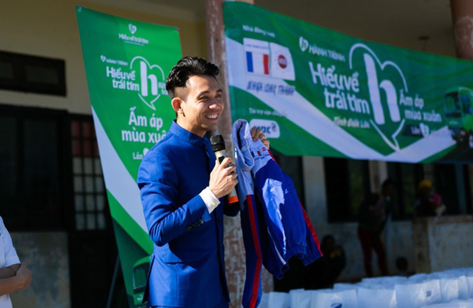 Nhựa Long Thành trao hơn 1.000 phần quà Tết ở huyện nghèo Đắk Lắk - 2 Nhựa Long Thành trao hơn 1.000 phần quà Tết ở huyện nghèo Đắk Lắk - 2