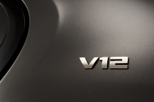 BMW xóa sổ động cơ V12