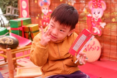 Ấm lòng ngày đông với phiên chợ Tết "0 đồng" dành cho các bệnh nhi