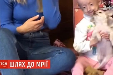 Cuộc đời của thần đồng hội họa 10 tuổi nhưng có cơ thể của bà lão 80