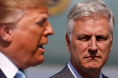 Quan chức Nhà Trắng từ chức hàng loạt sau bạo loạn ở quốc hội