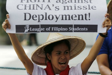 Trung Quốc lớn tiếng "tố" ngược Mỹ quân sự hóa Biển Đông