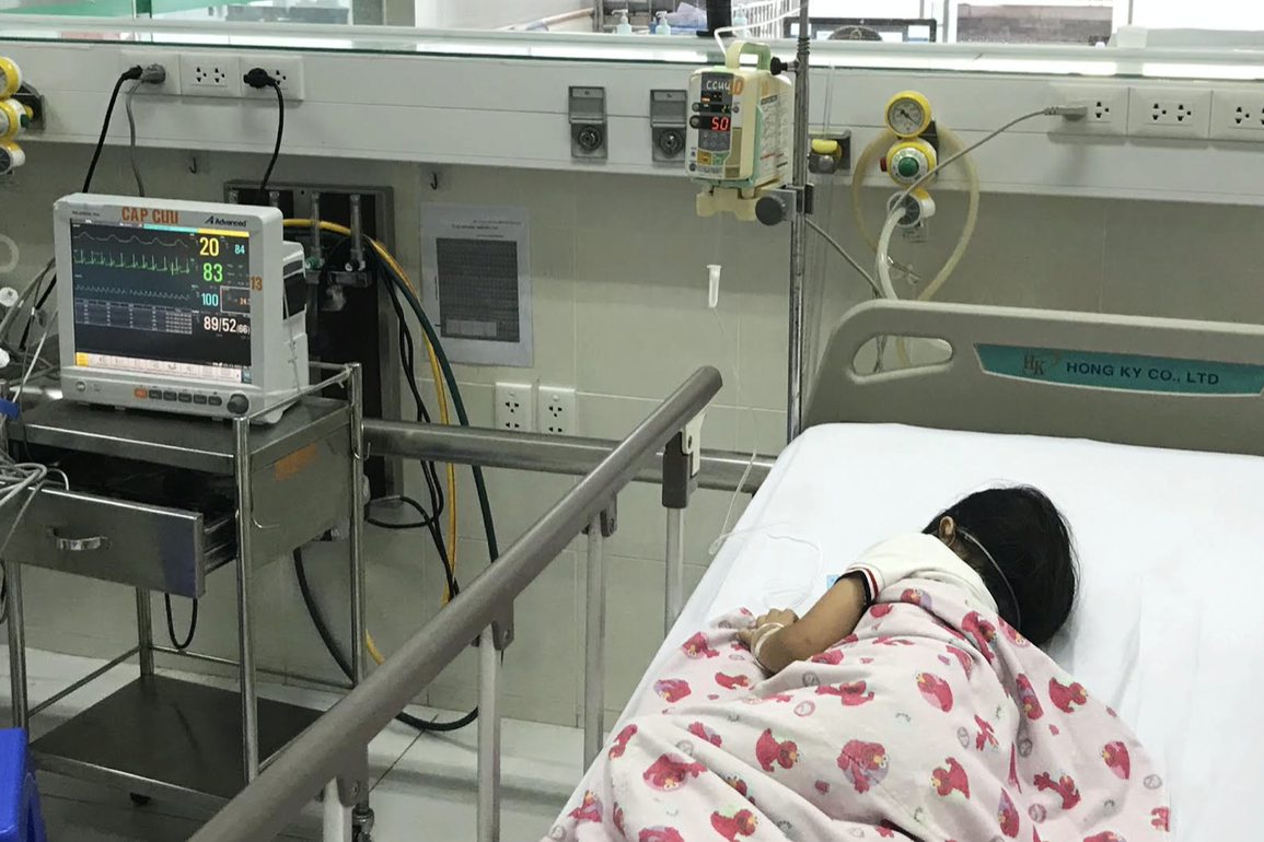 Cháu nhức đầu, bà tưởng bị hậu Covid không đưa đi viện, bé gái nguy kịch - 1 Cháu nhức đầu, bà tưởng bị hậu Covid không đưa đi viện, bé gái nguy kịch - 1