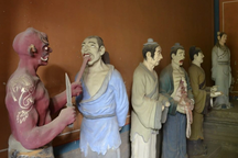 Ngôi đền thiêng được coi là "đáng sợ nhất" vì tái hiện khung cảnh địa ngục ở Trung Quốc