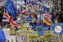 Biểu tình quy mô lớn ở Anh đòi trưng cầu dân ý Brexit lần hai