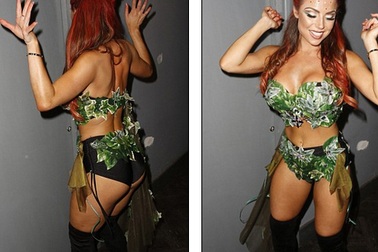 Sao mặc bạo đón Halloween