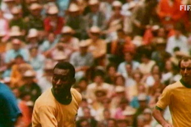 Những khoảnh khắc vĩ đại nhất của Pele ở World Cup