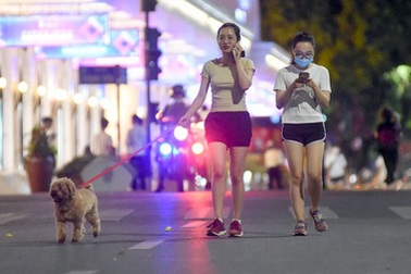 Hà Nội yêu cầu ăn mặc lịch sự, cấm nói tục ở phố đi bộ hồ Hoàn Kiếm