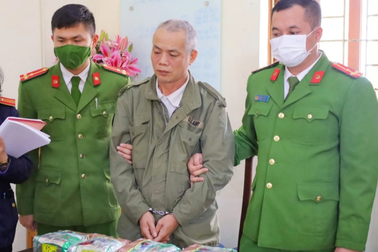 Thuê taxi lên biên giới để mua 4kg ma túy đá