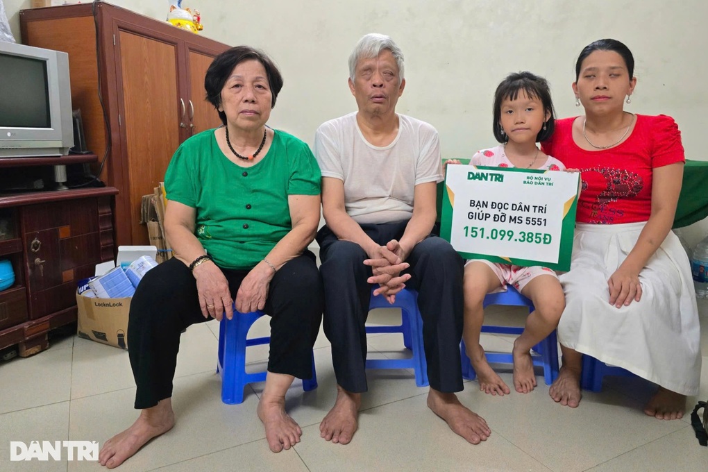 Trao hơn 151 triệu đồng tới người mẹ đơn thân khiếm thị - 1