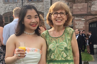 Nữ sinh 9x Hà thành và những tấm huy chương kỳ thi quốc gia Anh