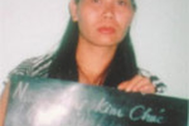 Một cảnh sát bị gái mại dâm có HIV đâm kim tiêm