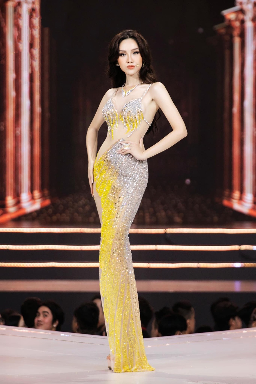 Đỗ Nhật Hà tiết lộ lý do mặc lại váy đêm chung kết Hoa hậu Hoàn vũ Việt Nam - 2 Đỗ Nhật Hà tiết lộ lý do mặc lại váy đêm chung kết Hoa hậu Hoàn vũ Việt Nam - 2