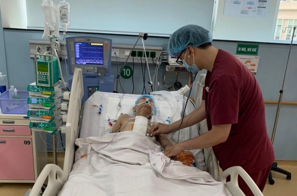 Cụ bà 82 tuổi dùng dao ăn trầu tự đâm thủng tim mình - 1 Cụ bà 82 tuổi dùng dao ăn trầu tự đâm thủng tim mình - 1