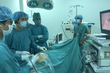 Cần Thơ: Lần đầu tiên phẫu thuật cắt dạ dày qua nội soi