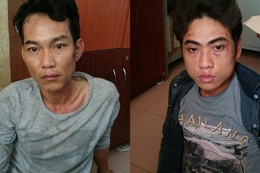 Bắt 2 đối tượng dùng dao kề cổ nhân viên tiệm nét cướp tài sản