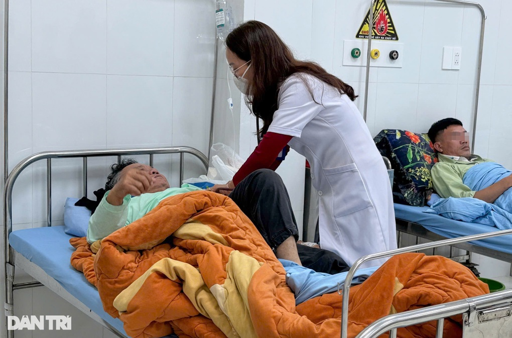 Nhiều người nhập viện cấp cứu vì hái “lộc trời” nấu ăn - 1 Nhiều người nhập viện cấp cứu vì hái “lộc trời” nấu ăn - 1