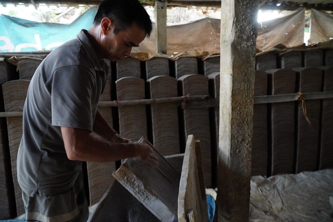 Ngôi làng cuối cùng giữ nghề làm ngói lưu ly ở miền biên viễn Lạng Sơn - 3 Ngôi làng cuối cùng giữ nghề làm ngói lưu ly ở miền biên viễn Lạng Sơn - 3