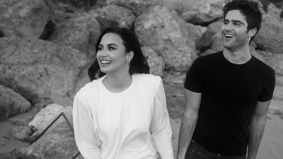 Demi Lovato tiết lộ lý do chia tay bạn trai sau 2 tháng đính hôn - 4 Demi Lovato tiết lộ lý do chia tay bạn trai sau 2 tháng đính hôn - 4